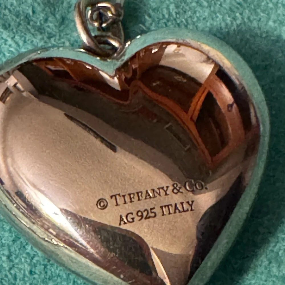 ❤️TIFFANY & CO. PUFFED HEART NECKLACE ❤️ - Picture 6 of 10